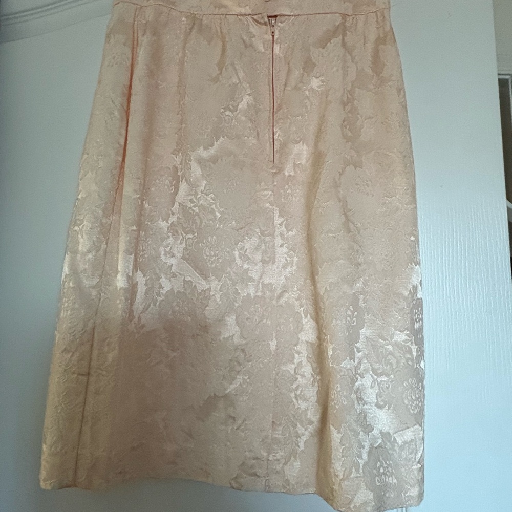 Elegant Cream Floral Women's Skirt - Picture 2 of 3